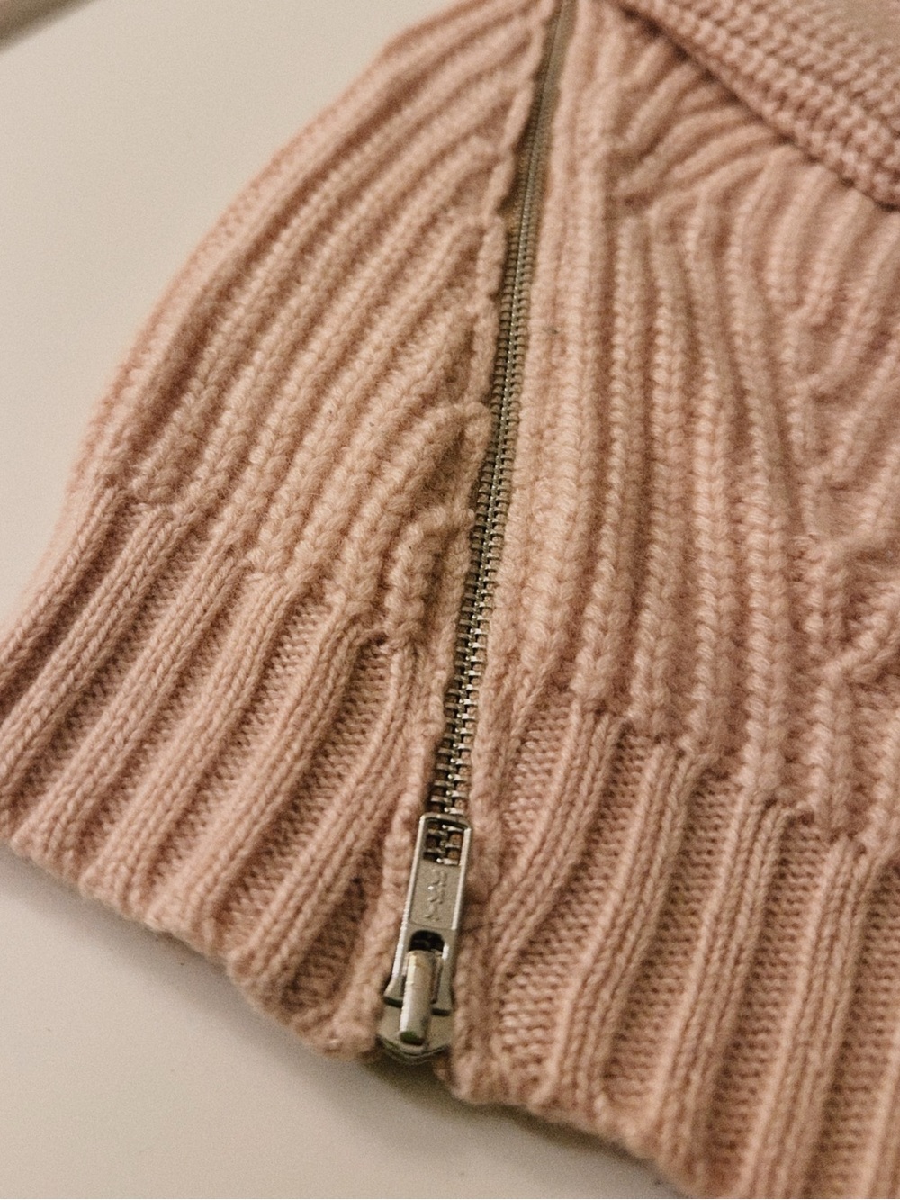 100% l Autumn Cashmere Pale Blush Ribbed Crewneck Sweater - Picture 3 of 8